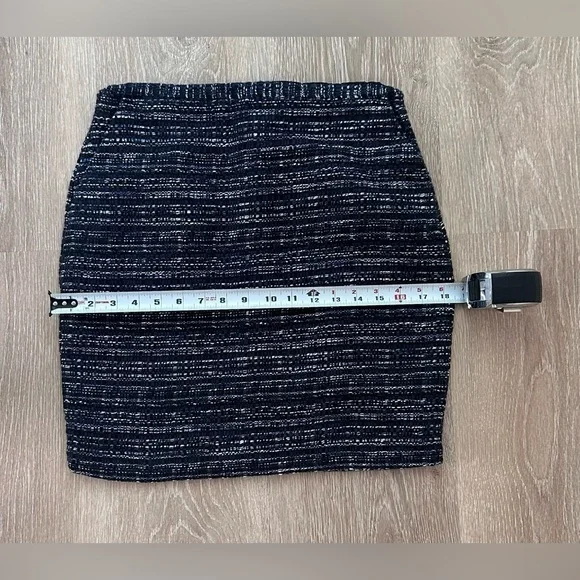 Banana Republic: NWT: Navy‎ Tweed Skirt Size:0 - Picture 6 of 7
